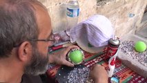 Atık Cam ve Taşları Sanat Eserine Dönüştürüyor