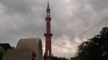 Sulawesi Civilians Gather by Mosque After Earthquake
