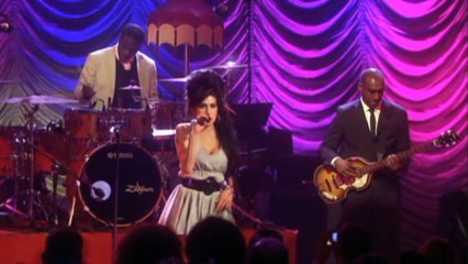 Amy Winehouse - Me & Mr. Jones - HD