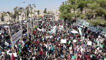 تظاهرات حاشدة في شمال غرب سوريا تطالب دمشق بالافراج عن المعتقلين