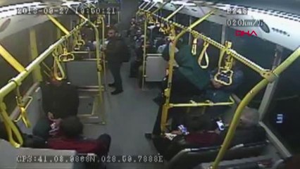 Mecidiyeköy'deki Kaza Anı Halk Otobüsünün Kamerasına Böyle Yansıdı