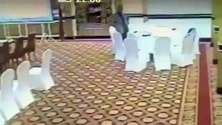 Grade 20 GoP officer stealing a Kuwaiti official's wallet