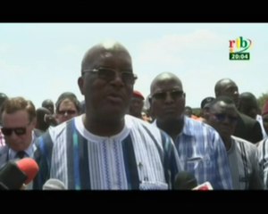 RTB/Le pont de Boromo est officiellement ouvert à la circulation, le Chef de l’Etat à l’inauguration