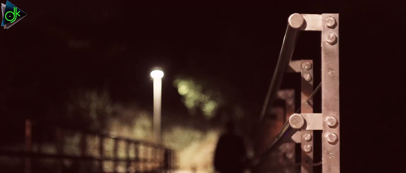 Γιώργος Οικονόμου - Ηλεκτρισμένες Πόλεις (Official Music Video)