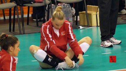 Volleyball Girls Warm Up