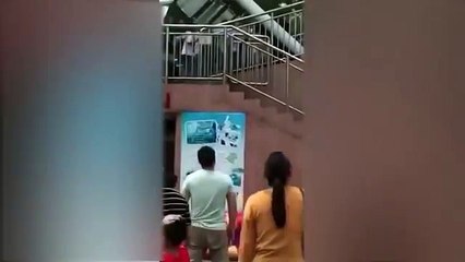 தாயின் விபரீத ஆசையை நிறைவேற்ற 132 அடி அந்தரத்தில் தொங்கிய 5 வயது மகன்-வீடியோ