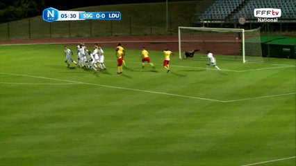 Coup franc dans le mur dommage !