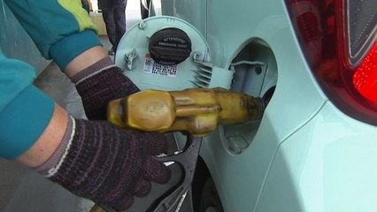 휘발윳값 1,650원 돌파...13주 연속 '껑충' / YTN