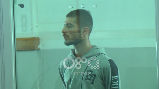 Ora News - Krimi në Durrës, nipi që qëlloi gjyshen 13 herë me thikë del para gjykatës