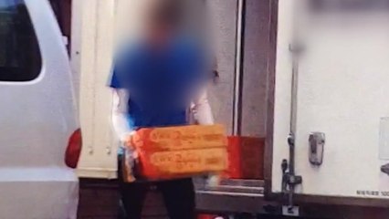 '고양이에게 생선을'...마트직원이 식자재 빼돌려 반값 납품 / YTN