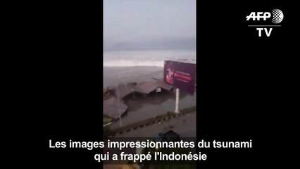 Indonésie: un tsunami déferle sur l'ïle des Célèbes