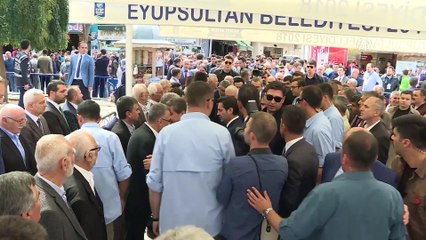 Cumhurbaşkanı Vekili Fuat Oktay’ın annesi son yolculuğuna uğurlandı (2) - İSTANBUL