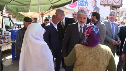 Ankara Büyükşehir Belediye Başkanı Tuna: “Köylerimize her türlü desteği sağlamaya çalışıyoruz. Ayaş’ta bulunan ana yolların yüzde 80’ini ise tamamladık. Ana yolları tamamladıktan sonra köyden mahalleye dönüşen bölgelerimizdeki yollara el ata