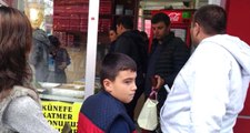 Sık Sık Edirne'ye Gelen Bulgarlar Kilolarca Baklava Alıp Ülkelerinde Satıyorlar