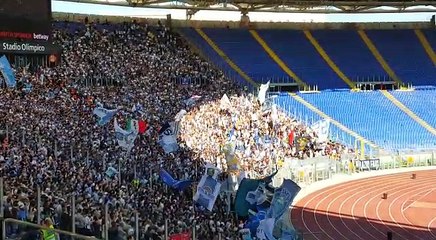 Roma - Lazio, l'ingresso degli Irriducibili
