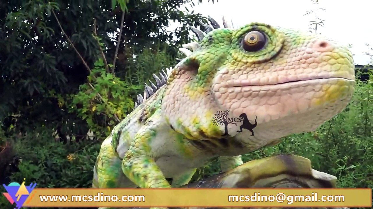 MAG006-Animatronic Green Lizard