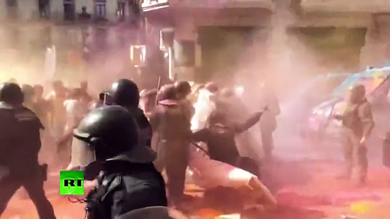 Súlyos összecsapások Barcelonában. Sok a sebesült