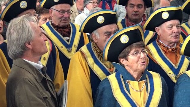 Le bourru béni à Saint-Pierre et servi dans les rues du Pont et Joubert à Auxerre