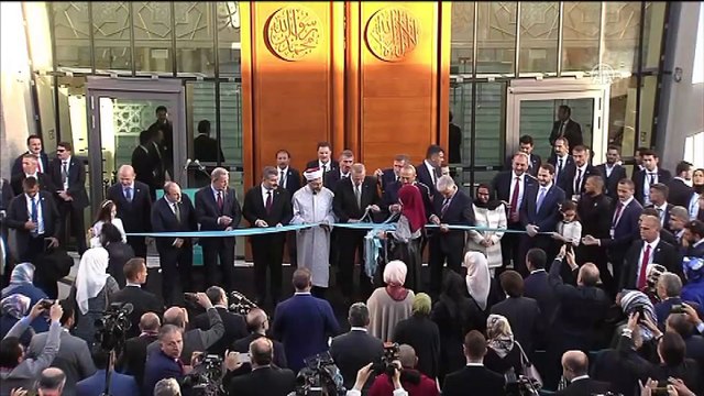 DİTİB Merkez Camisi açılışı Cumhurbaşkanı Erdoğan tarafından yapıldı - KÖLN