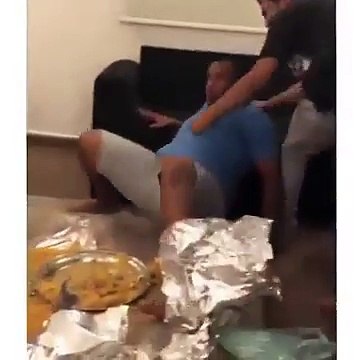 যে বন্ধুরা কথায় কথায় ট্রিট চায় এ পদ্ধতি এপ্লাই করতে পারেন।