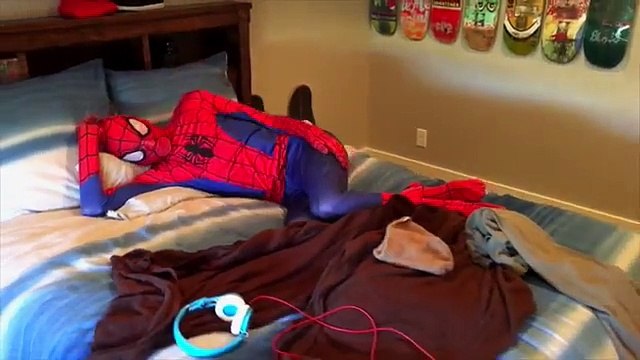 Bebé Annabelle Come Espaguetis y se hace pis En la Victoria Desordenado Juguete Freaks