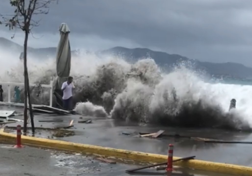 Huge Waves from 'Mediterranean Cyclone' Hit Southern Greece Beach