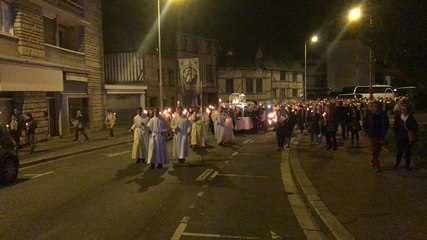 Procession au flambeau lors des fêtes thérésiennes