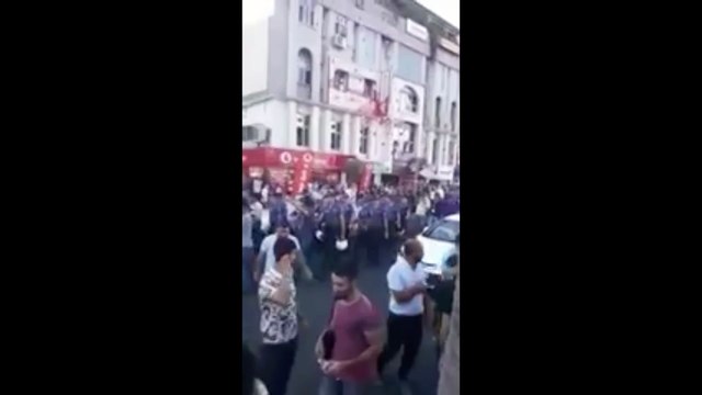 بلطجة الاتراك.. ضرب وتحطيم منازل السوريين بانقرة