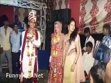 Desi Shadi Me Dulha Dulhan Ka Funny Dance(funnymp4.net)