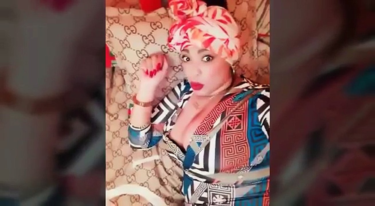 Clash Cheba Nivin w Chanaz -شابة نسرين تقصف شابة نيفين وشاناز