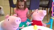 Mommy PIG или рутина мамы свинки  от Мисс Кати для детей _⁄  Kids pretend play in pig family and cafe