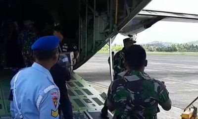 TNI Bawa Bantuan untuk Korban Gempa Sulawesi Tengah