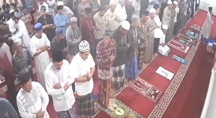 Deprem onları camide yakaladı