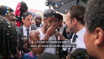 "Ta mère, elle mérite mieux que ça" : en visite à Saint-Martin, Emmanuel Macron fait la morale à un jeune braqueur
