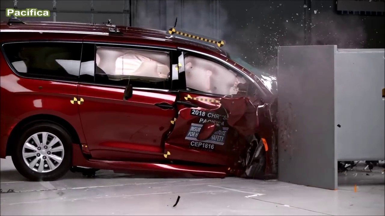 Chrysler Pacifica v Honda Odyssey v Toyota Sienna - Crash Test 2018