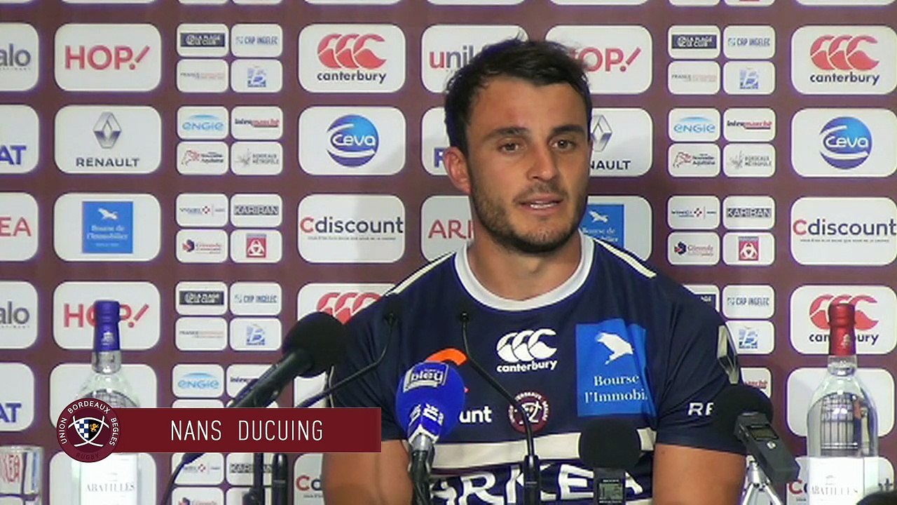 UBB LA ROCHELLE A LA SORTIE DES VESTIAIRES