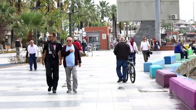 Tropik fırtına etkili olmayınca sahiller doldu taştı - BALIKESİR