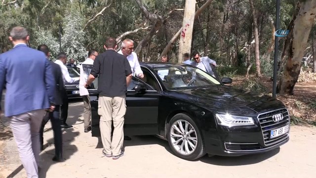 Bakan Ersoy: 'Konyaaltı sahili Antalya’ya çok yakıştı'