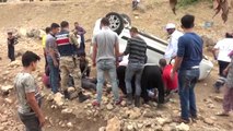 Kontrolden Çıkan Araç Yol Kenarındaki Taşlık Alana Uçtu: 4 Yaralı