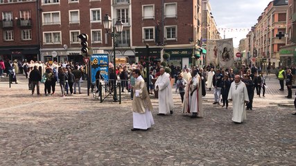 Procession des reliques de Thérèse, de la basilique à la cathédrale