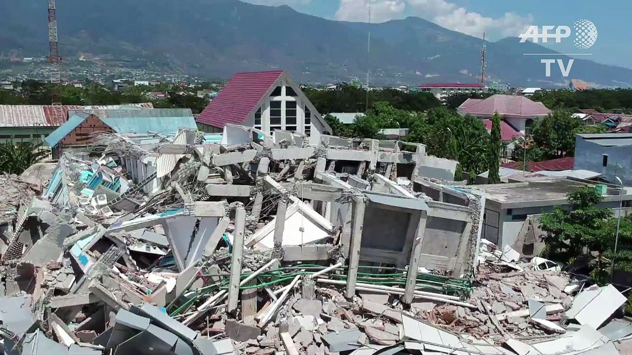 Tsunami in Indonesien: Mehr als 800 Tote