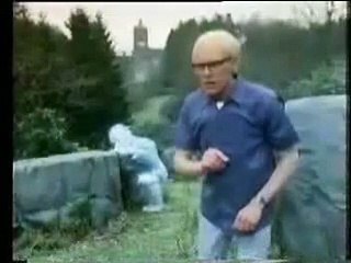 The Goodies S09 E04 Bigfoot