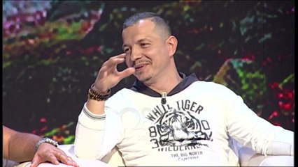 Why Not nga Roza Lati - Fansat zhveshin grupin "2Die4", ja si u vodhën varëset dikur