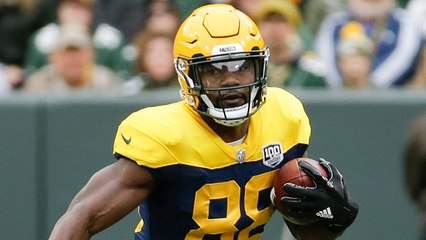 Rodgers slings a deep ball to Ty Montgomery for 43 yards