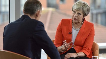 Theresa May face aux partisans d'un Brexit sans concessions