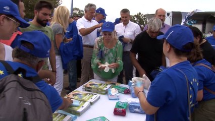 Tuba Ünsal ve 7 ülkenin büyükelçisi Antalya'da sigara izmariti topladı