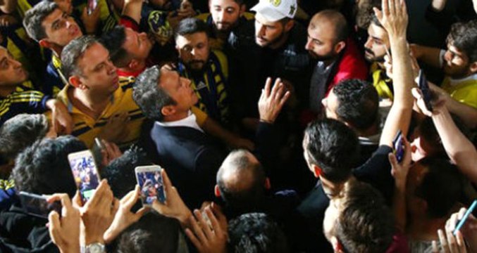 Ali Koç'tan Maç Sonu Taraftara Açıklama: Bunlar Farkında Değiller