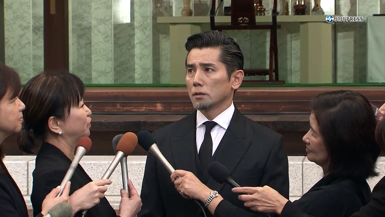 樹木希林さん葬儀、本木雅弘が会見　2
