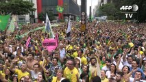 Seguidores de Bolsonaro marchan tras masivas protestas en contra