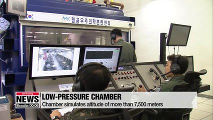 Reporter flies in South Korea's supersonic fighter aircraft FA-50